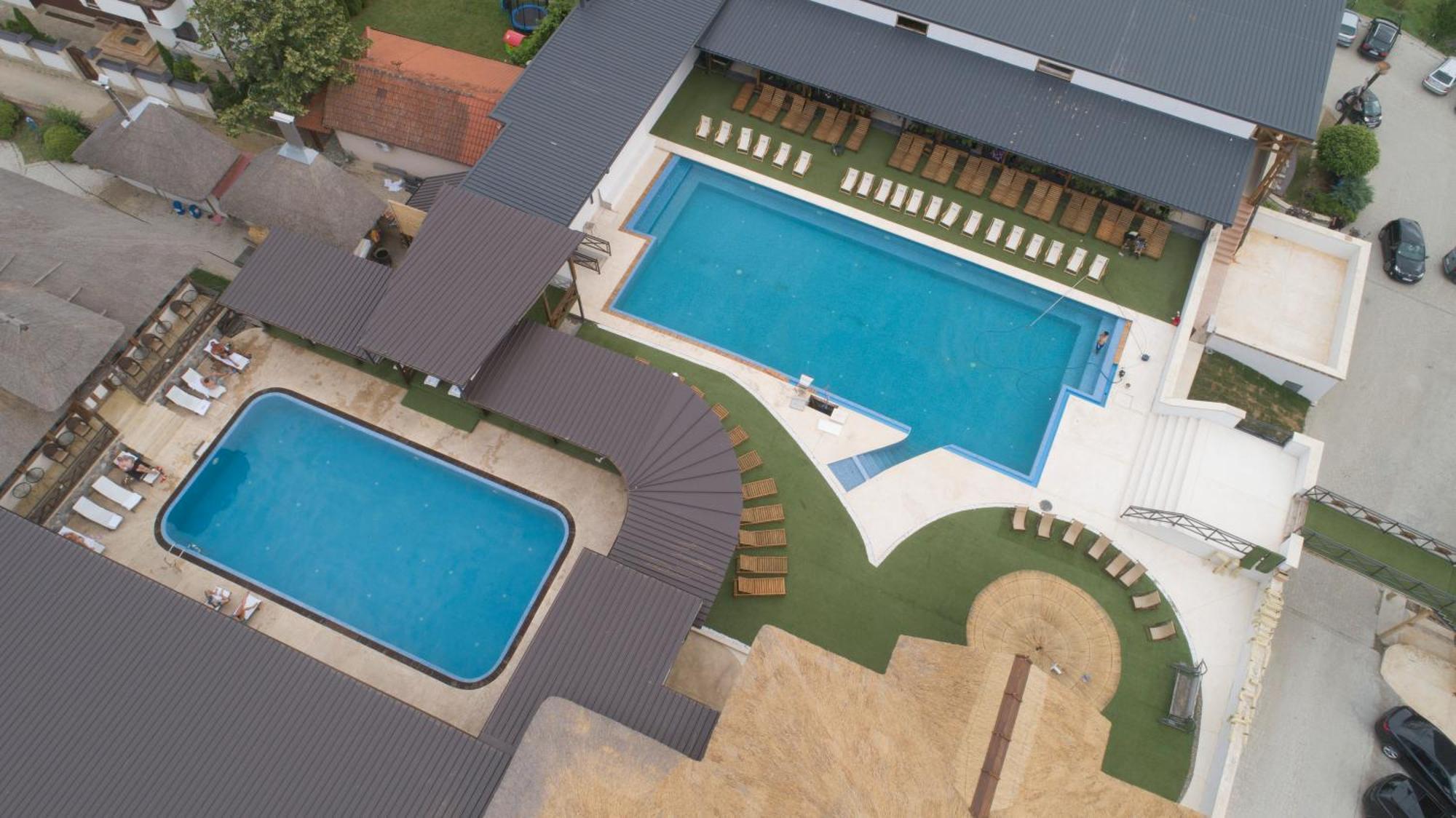 Woodland Resort 크라구예바츠 외부 사진
